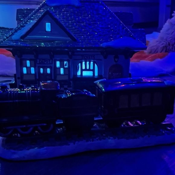 🎄The Original Snow Village  《Village Station And Train》🎄 - Picture 7 of 16